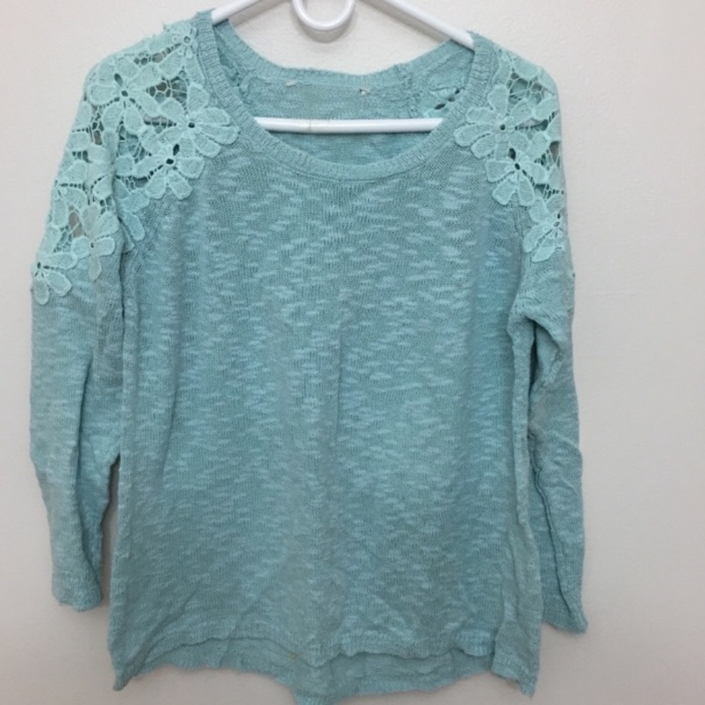 Women’s lace shoulder top.